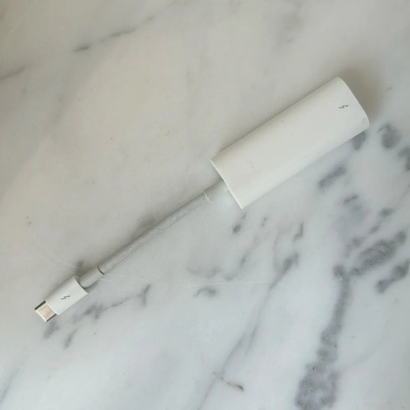 Apple Thunderbolt 3 (USB-C) to Thunderbolt 2 Adapter [model A1790] - Picture 1 of 5